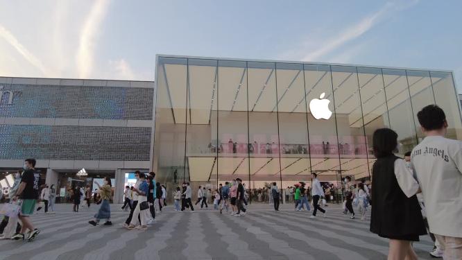 杭州西湖龙翔桥站苹果手机体验店大门口