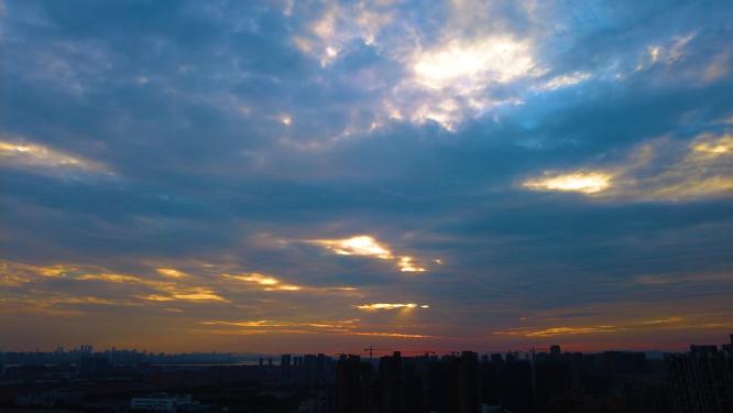 傍晚彩霞夕阳西下延时摄影