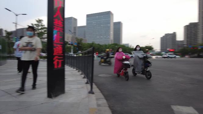 下沙金沙湖晚上下班车流
