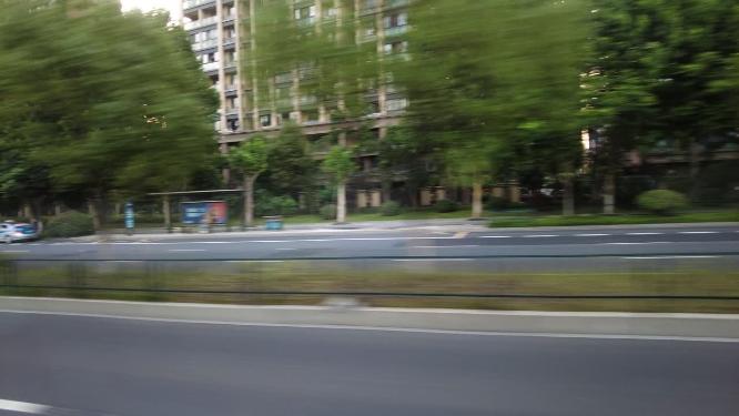 傍晚汽车窗外的风景