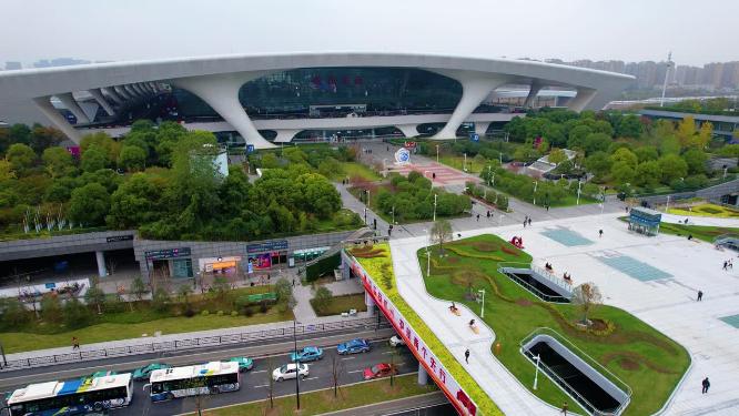杭州上城区火车东站进站口风景航拍