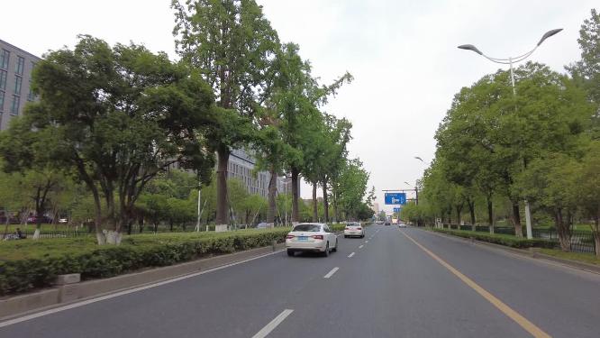 杭州下沙傍晚马路风景