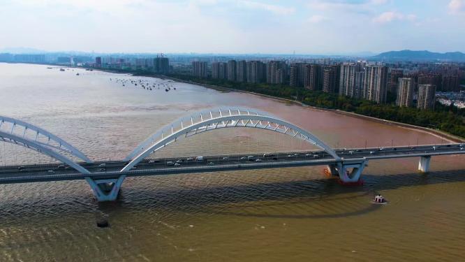 杭州钱塘江九堡大桥汽车车流延时风景视频素材
