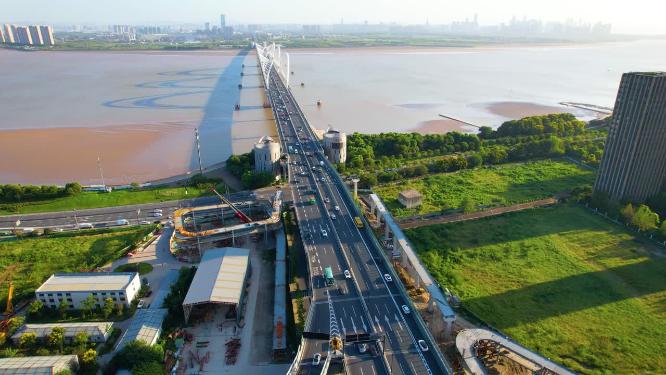 杭州钱塘江九堡大桥汽车车辆车流视频素材