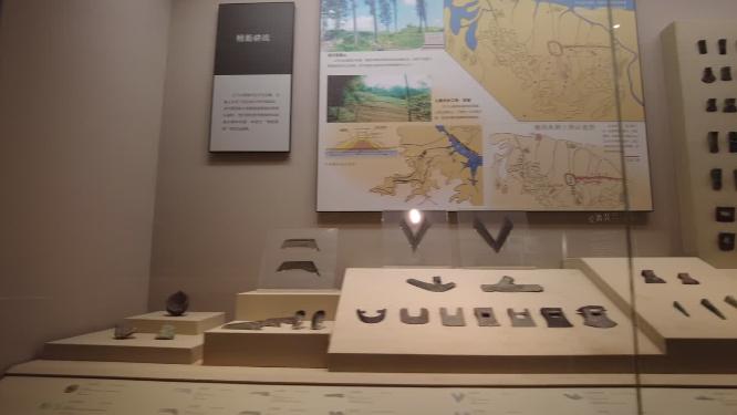 博物馆古代兵器和船只