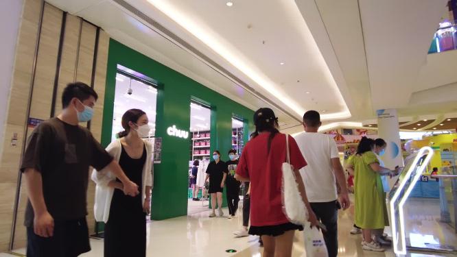 商场人流唯美空镜头6
