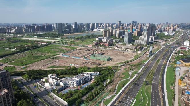 城市荒废等待开发的土地航拍