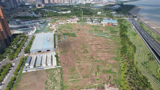 城市荒野之地航拍