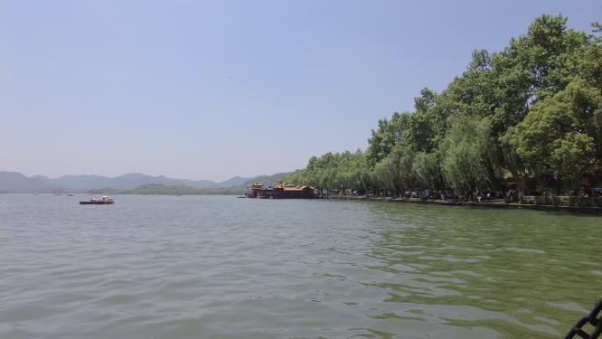 杭州西湖湖面水面波浪轮船