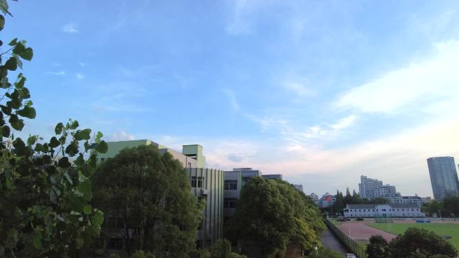 校园傍晚天空延时摄影