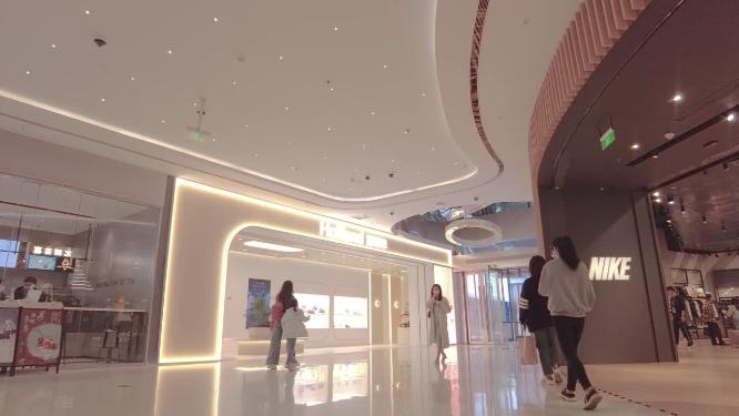 耐克实体店门口人流延时摄影4