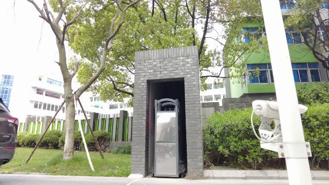 车子过下护栏