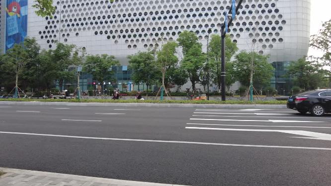 公路汽车行驶空镜头