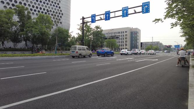 城市公路车辆行驶
