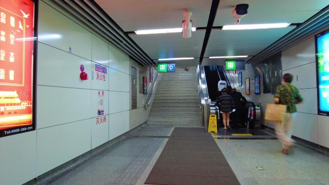 城市地铁入口出口人流延时摄影