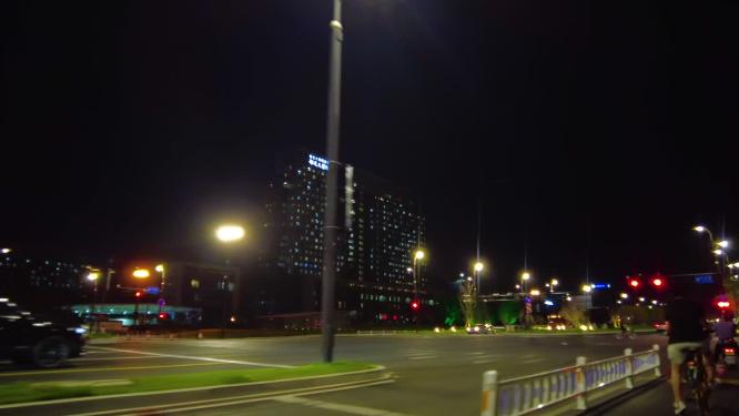 城市夜晚马路夜景车流人流视频素材
