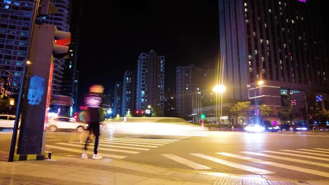 城市夜景繁忙的车流人流延时摄影