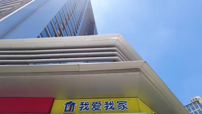 城市高楼大厦仰视特写