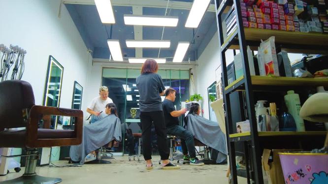 疫情期间美容美发理发店