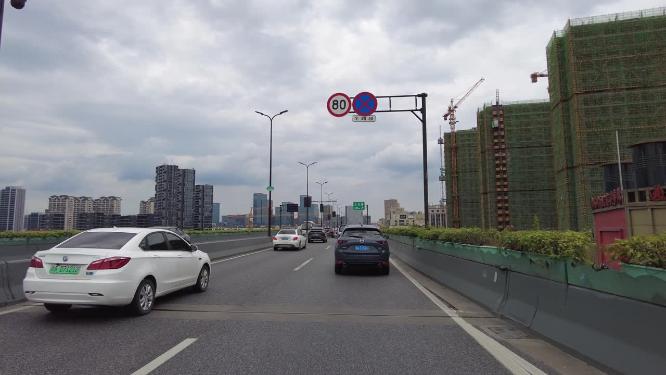 高速公路开车视角