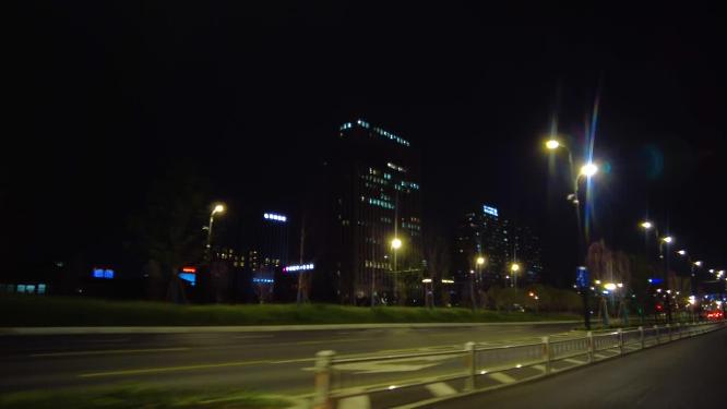 城市夜晚马路夜景汽车窗外的风景视频素材9