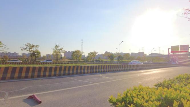 城市夕阳西下马路汽车车辆车流延时摄影4