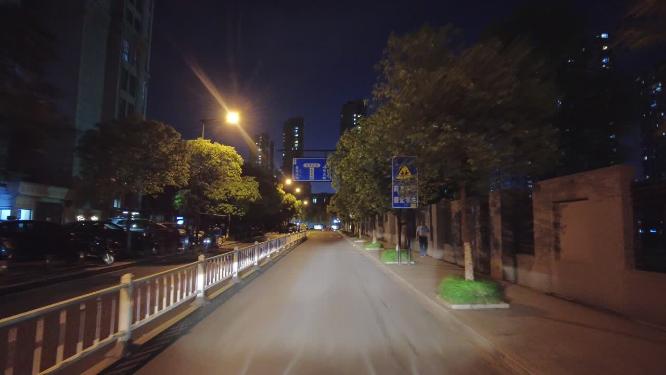 城市夜晚夜景开车第一视角
