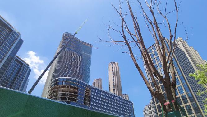 城市正在建设的大楼