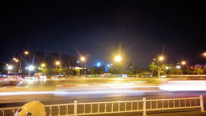 城市马路夜晚车流延时摄影