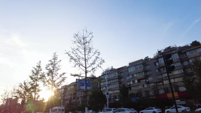 夕阳西下汽车窗外风景