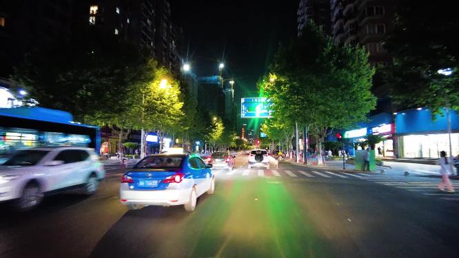 夜晚城市马路夜景