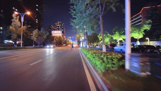 夜晚马路行驶运动延时摄影