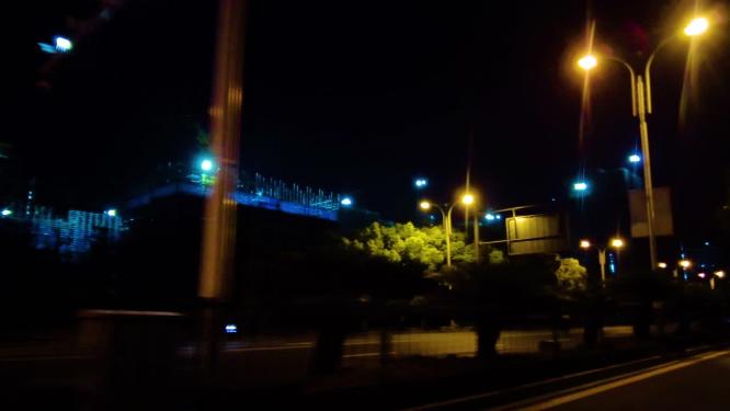夜晚马路路灯汽车窗外的风景视频素材