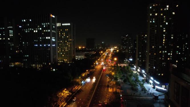 城市马路行驶的车辆车流夜景4