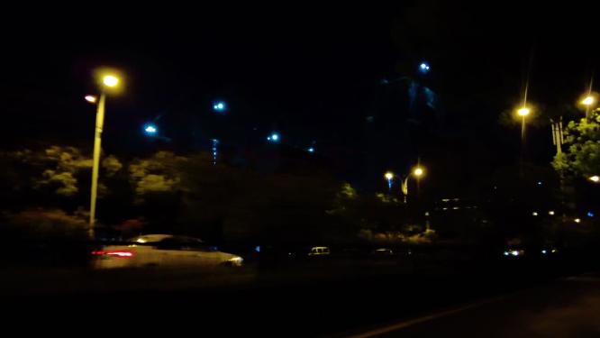 夜晚马路路灯汽车窗外的风景视频素材4