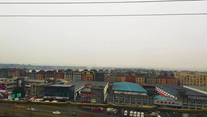 火车旅途窗外的风景视频素材4