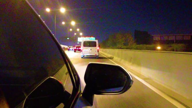 城市夜晚汽车在马路行驶夜景视频素材444