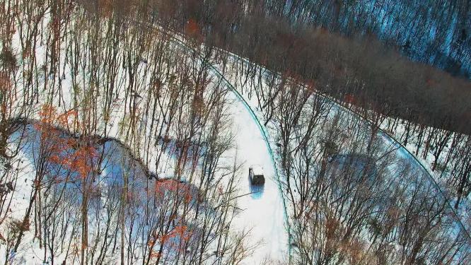 4k航拍雪后的山林