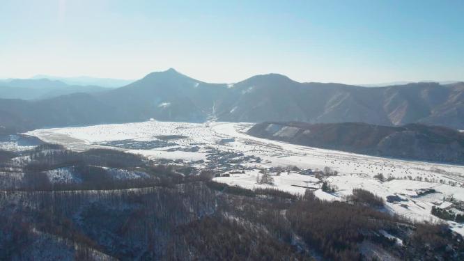 4k航拍雪后的山林