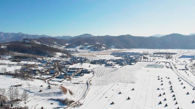 4k航拍雪后的山林