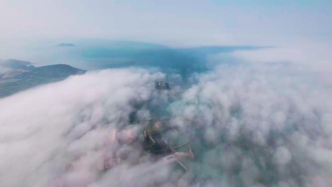 4k航拍山东威海成山头平流雾