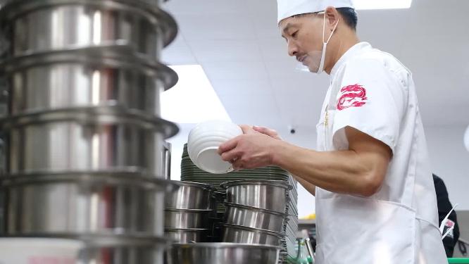 厨师厨房备料小火锅