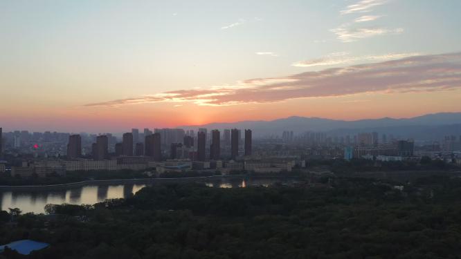 城市绿色生态黄昏日落唯美航拍