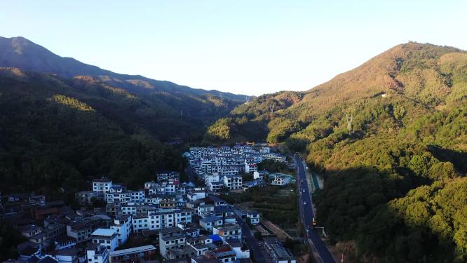 唯美山间村庄航拍