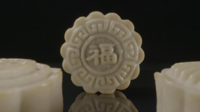 月饼 中秋圆月和月饼创意拍摄