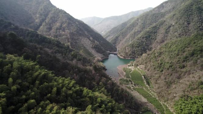 廖宅水库青山碧水