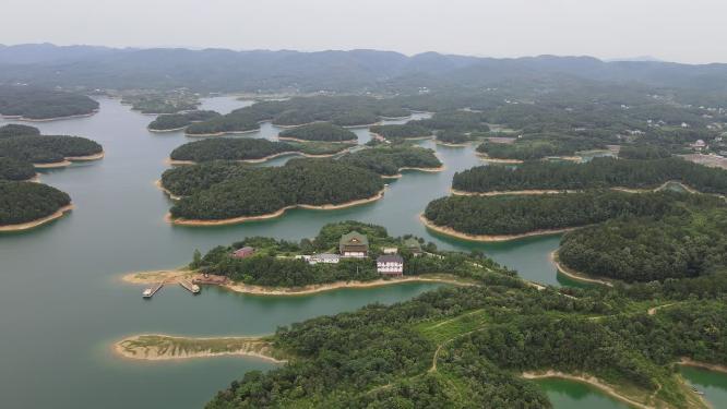 航拍湖泊岛屿群岛