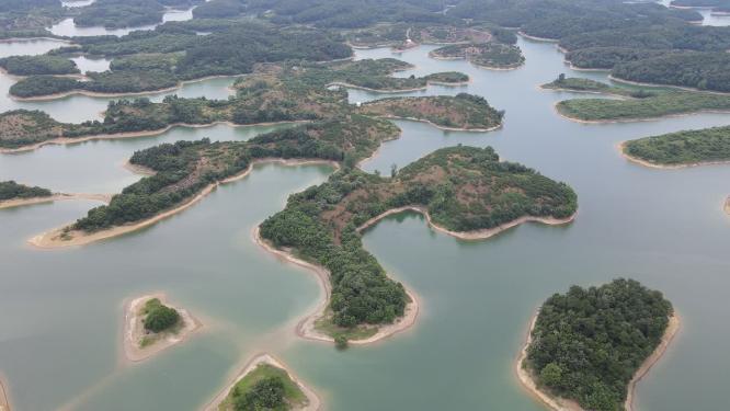 航拍湖泊岛屿群岛