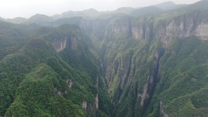 航拍高山悬岩峭壁