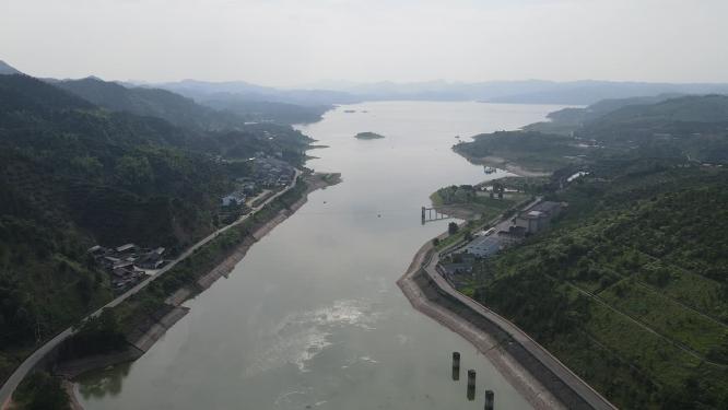 航拍青山绿水河流